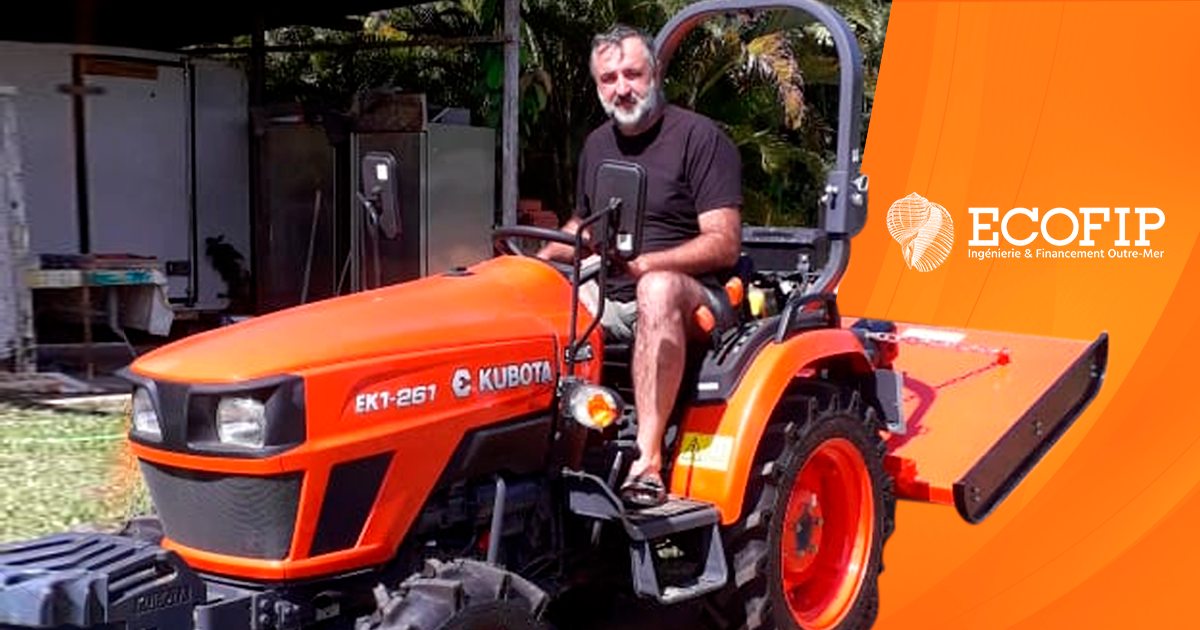 Un tracteur agricole neuf pour la Ferme Tafia, accompagnée par ECOFIP Guyane pour son financement