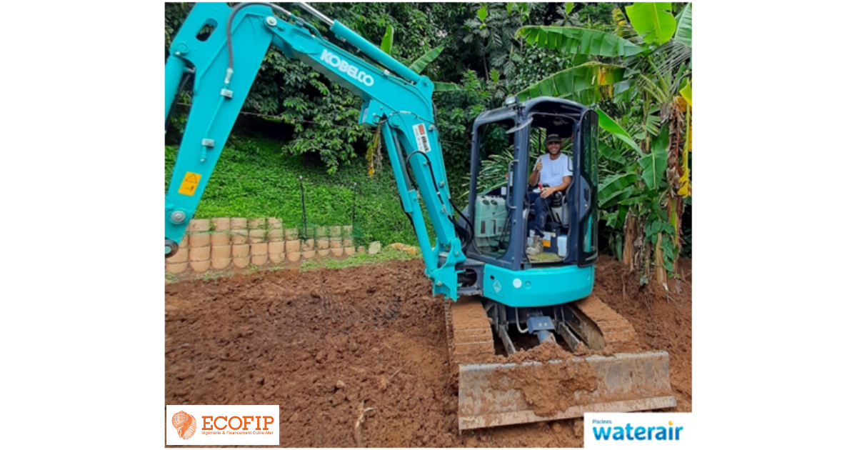 SD Concept fait l’acquisition d’une mini-pelle, financée avec le concours d’ECOFIP défiscalisation Martinique.